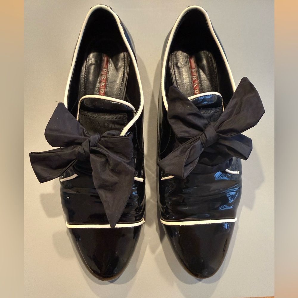 Prada Black Patent Leather Shoes with Large Bows
